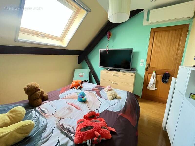 Maison à VILLENEUVE-LES-GENETS