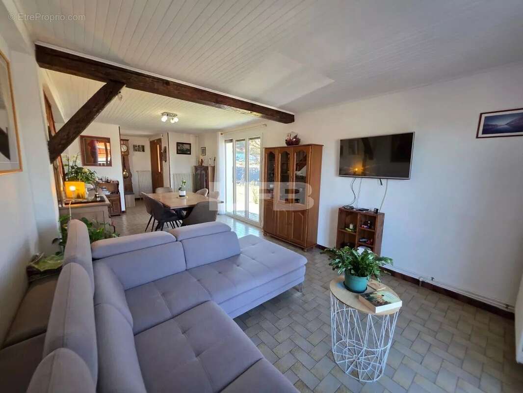Maison 119 m² sur sous-sol total et terrain 966 m² - photo 3
