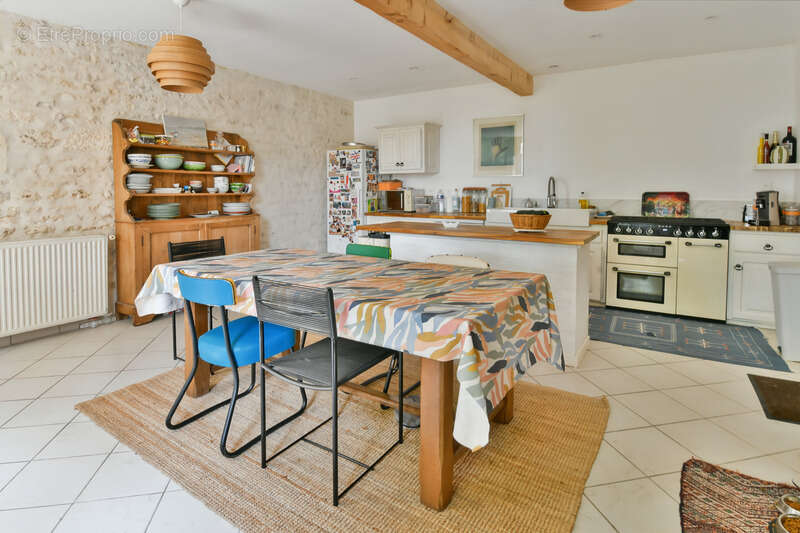 Maison à vendre 6 pièces Proche SAINT JEAN D'ANGELY (17) - photo 5