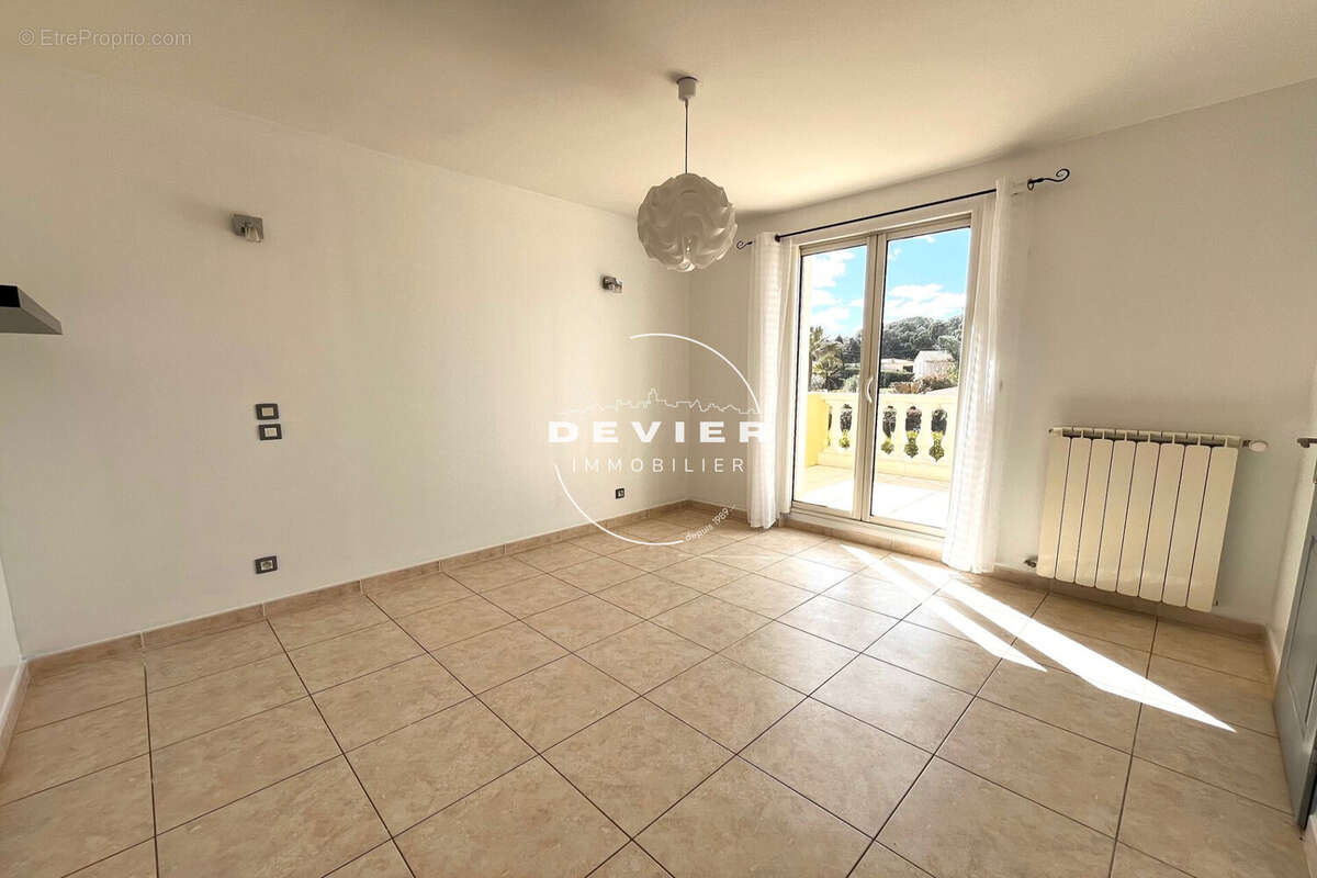 Maison à SUSSARGUES