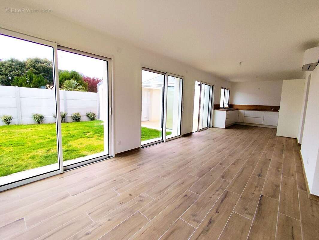 Maison à LE POULIGUEN