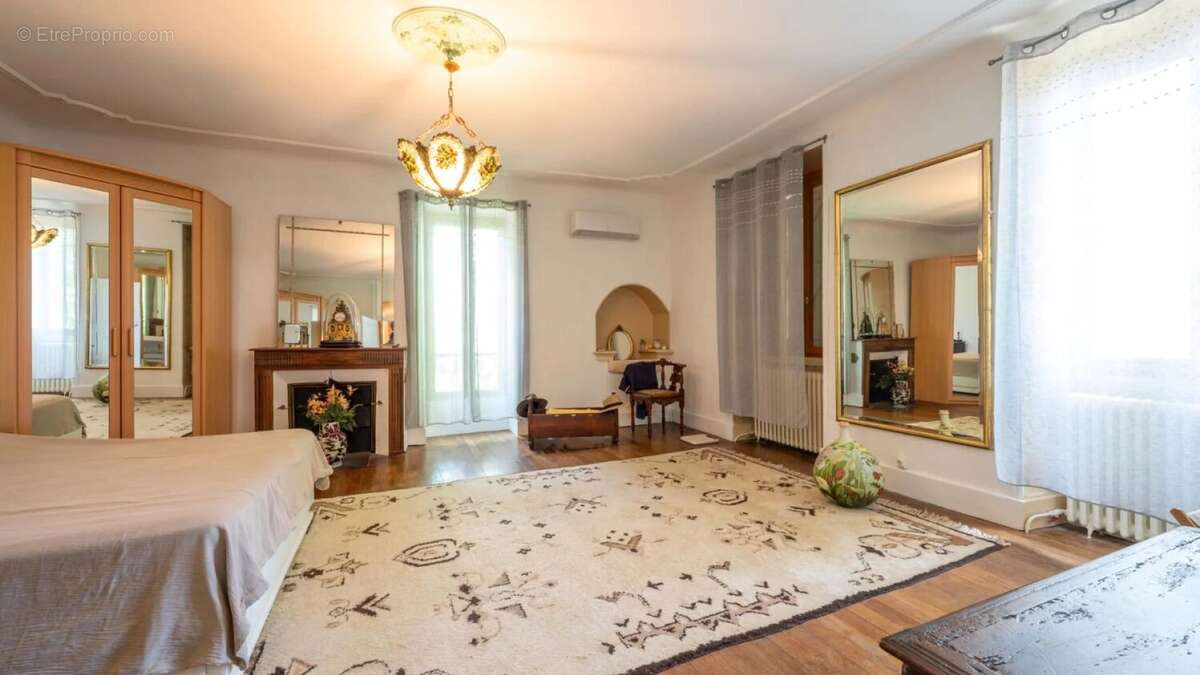 Secteur Gourdon - Bel ensemble immobilier en pierre sur 4ha2 ave - photo 12