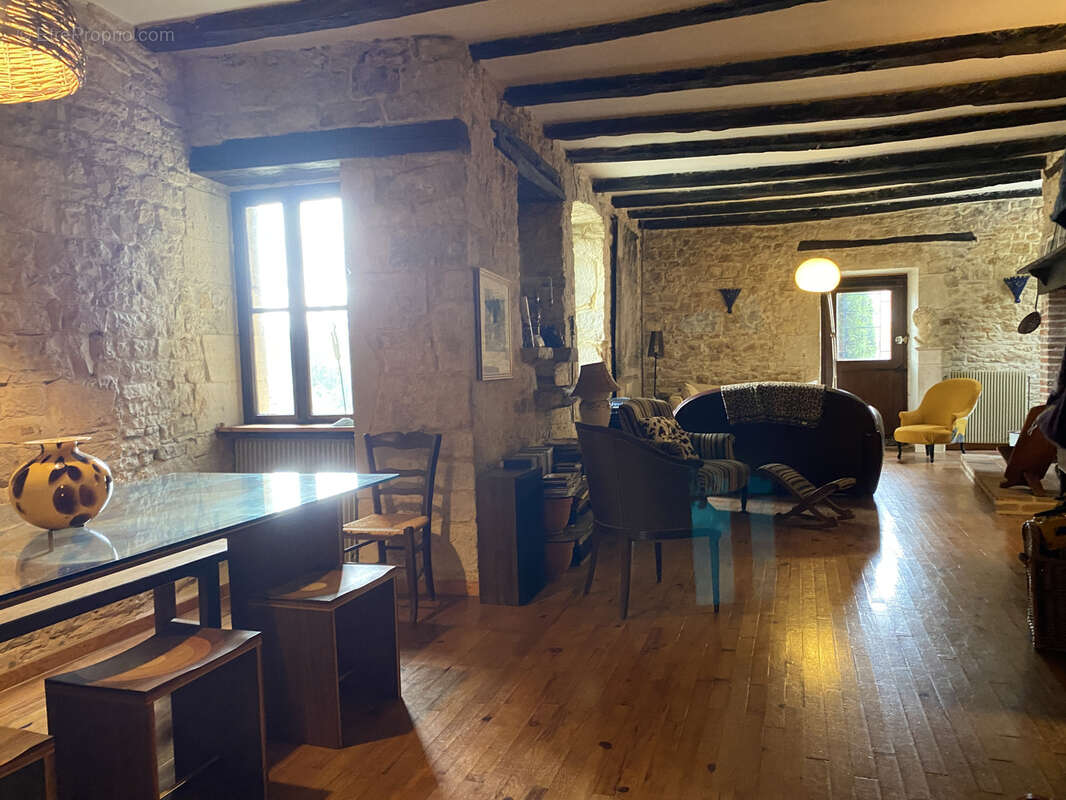 Maison à PONTCIRQ