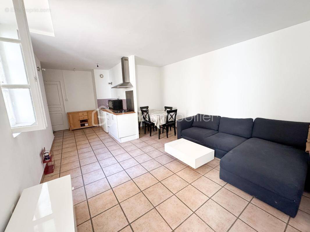 Appartement à MARSEILLE-1E