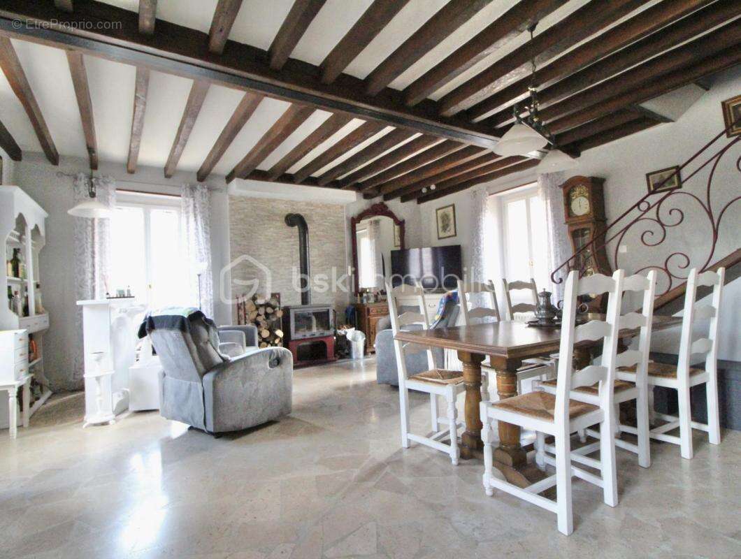 Charmante maison familiale aux beaux volumes - photo 2