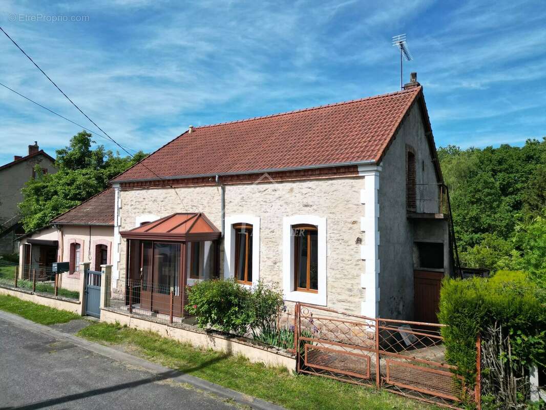 Maison à SAINT-ELOY-LES-MINES