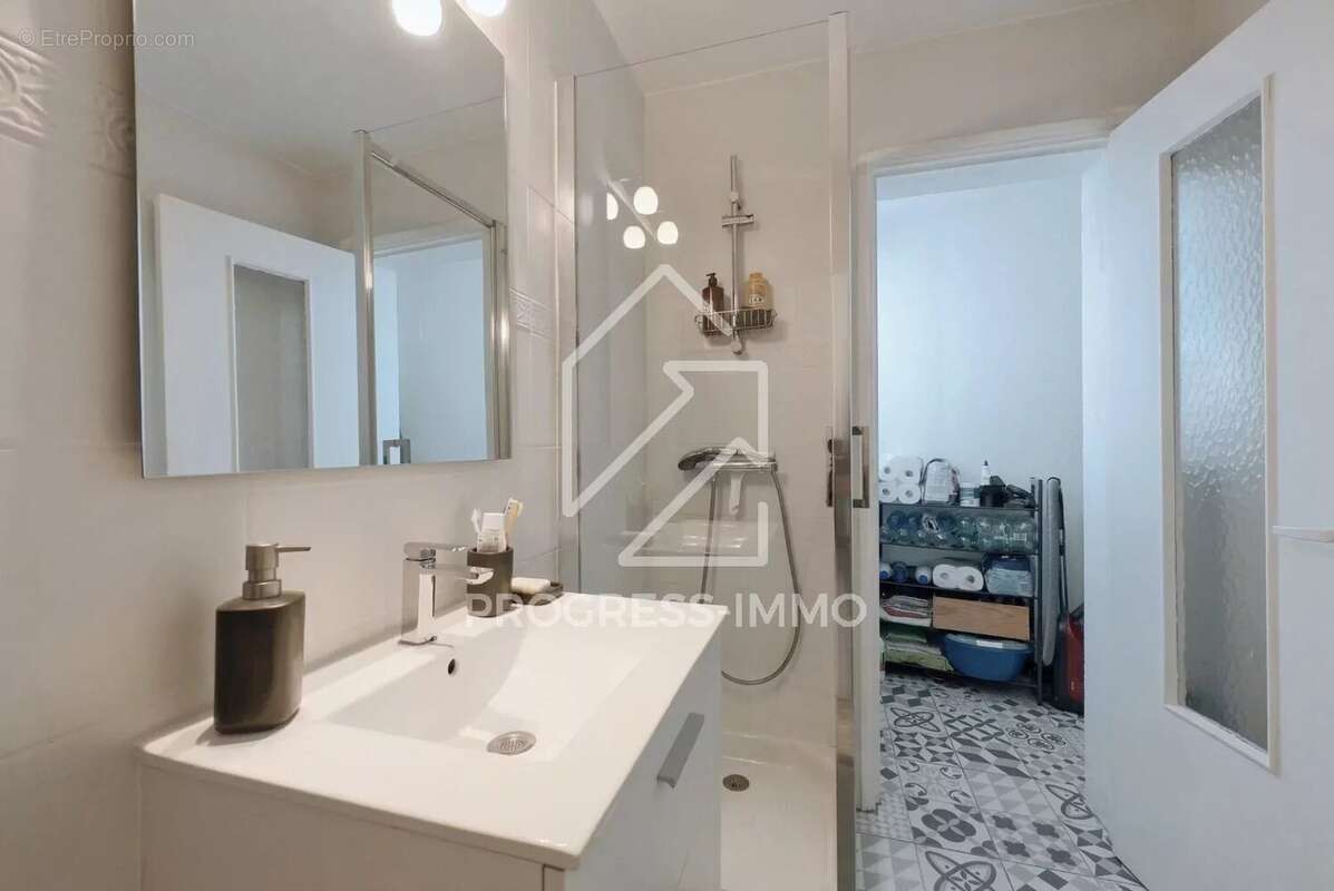 Appartement à SAINT-MAUR-DES-FOSSES