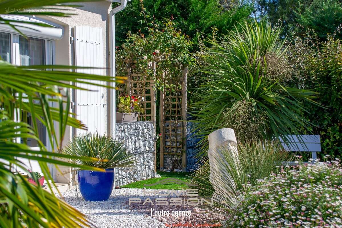 Maison à LES MATHES