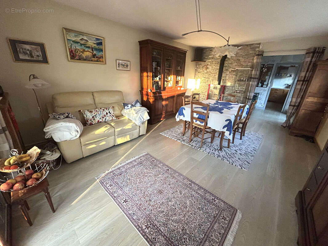 Maison à SAINTE-GENEVIEVE