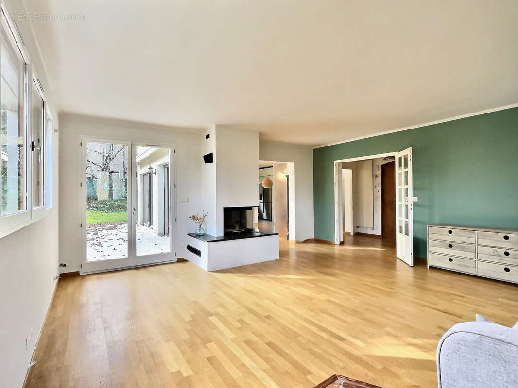 Maison à DIVONNE-LES-BAINS