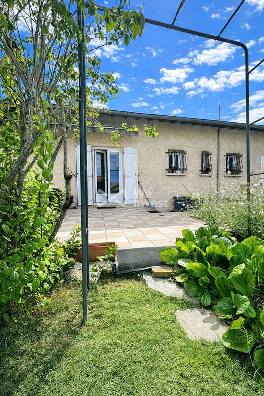 Maison à SAINT-ETIENNE-DE-TULMONT