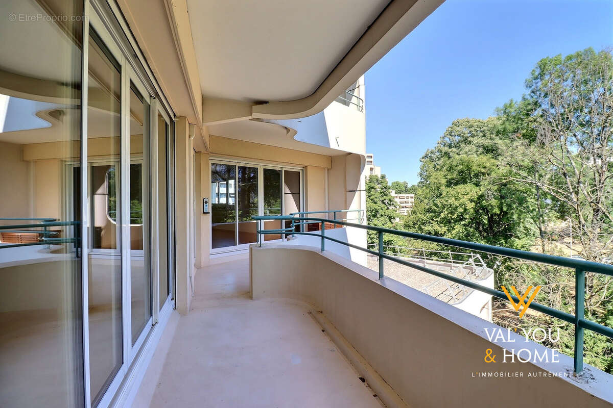 Appartement T4 90 m2 3 chambres 5ème Etage/6 avec ascenseur / Cave / Garage fermé - photo 10
