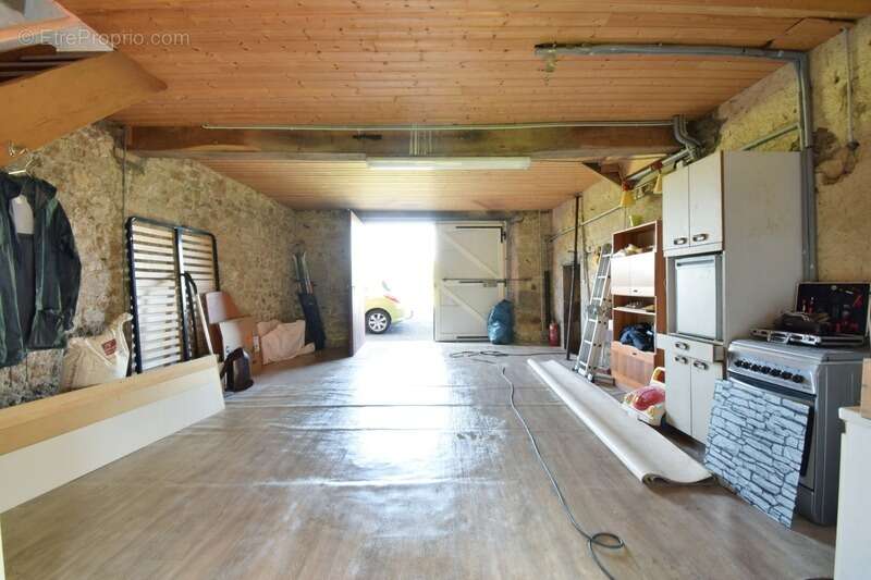 Maison à AUZELLES