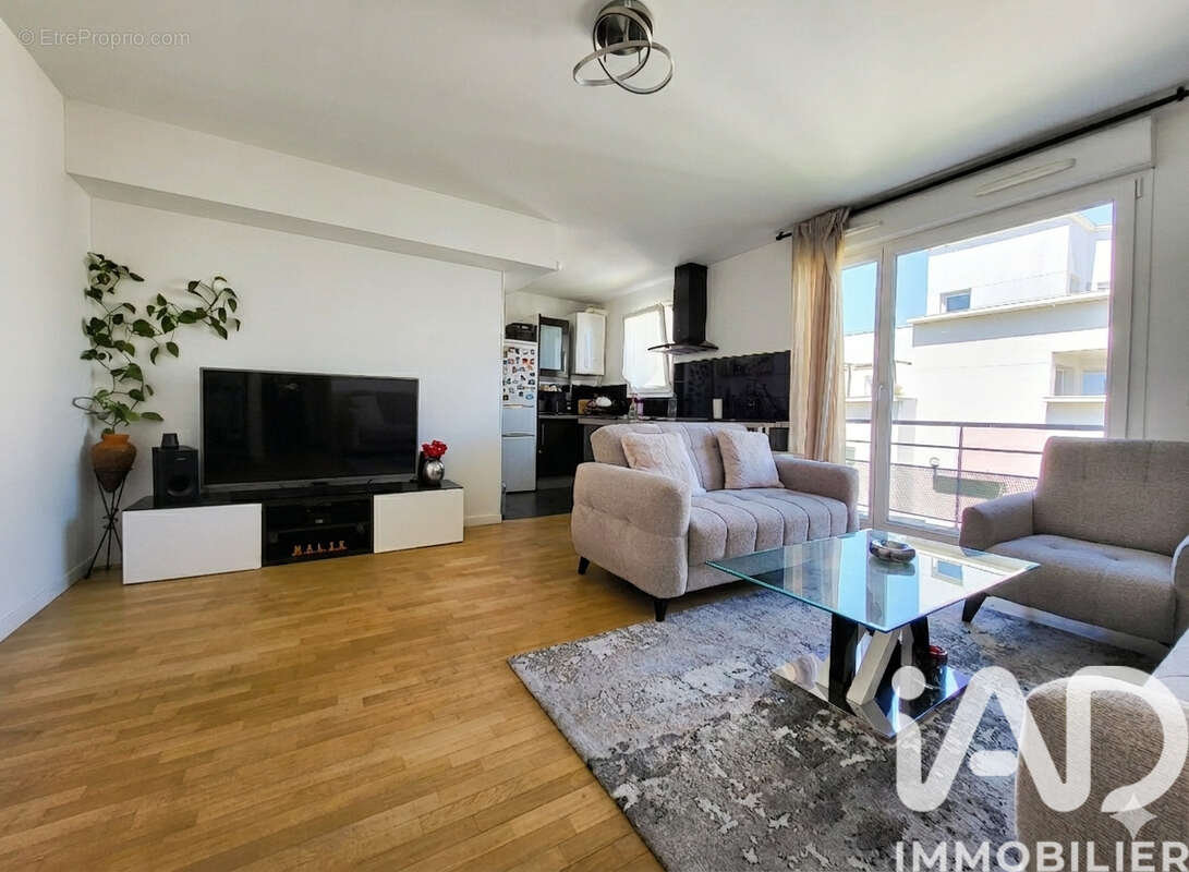 Photo 2 - Appartement à GENNEVILLIERS