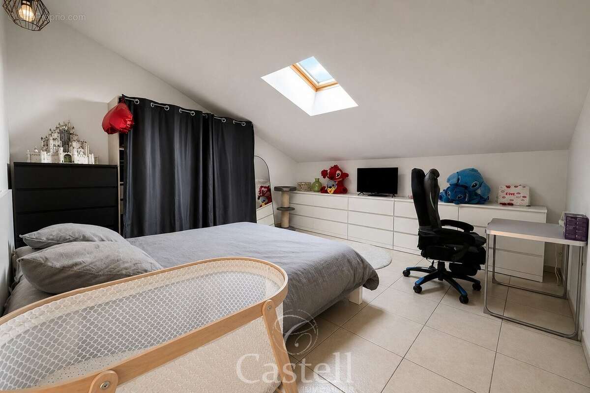***appartement duplex 4 pièces de 90 m² avec terrasse, 2 parkings et cellier  en plein cur de ville*** - photo 13