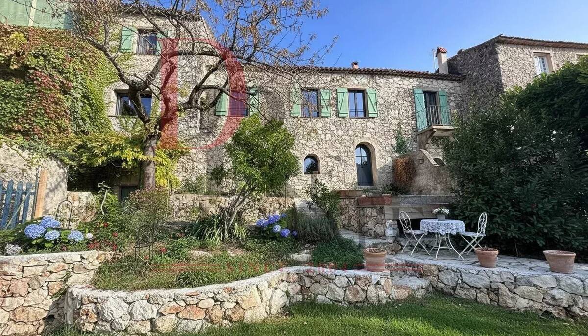 Appartement à LA TURBIE