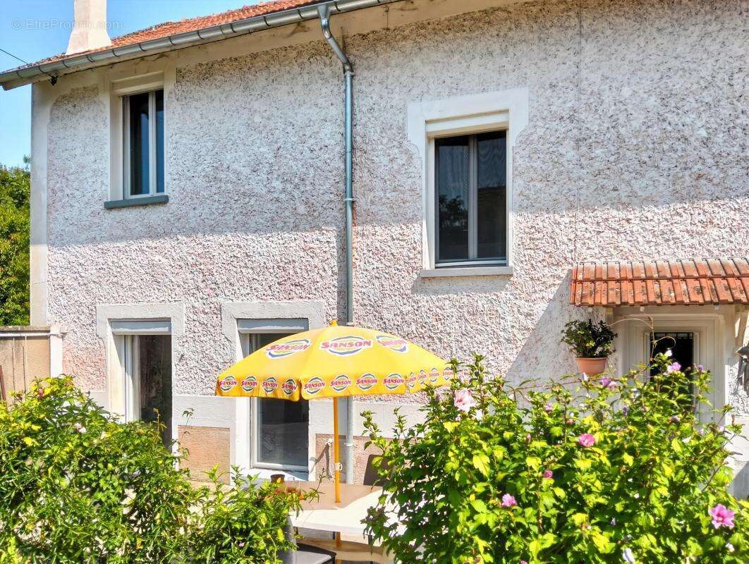 Maison à JOUARRE