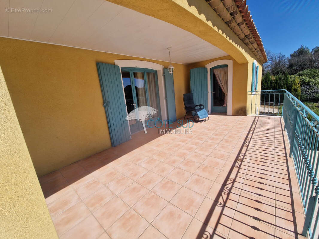 Maison à BESSE-SUR-ISSOLE