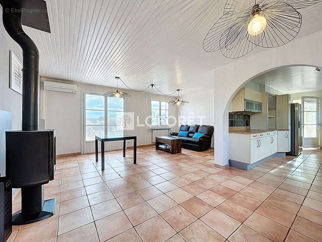 Maison à MONTESQUIEU-DES-ALBERES