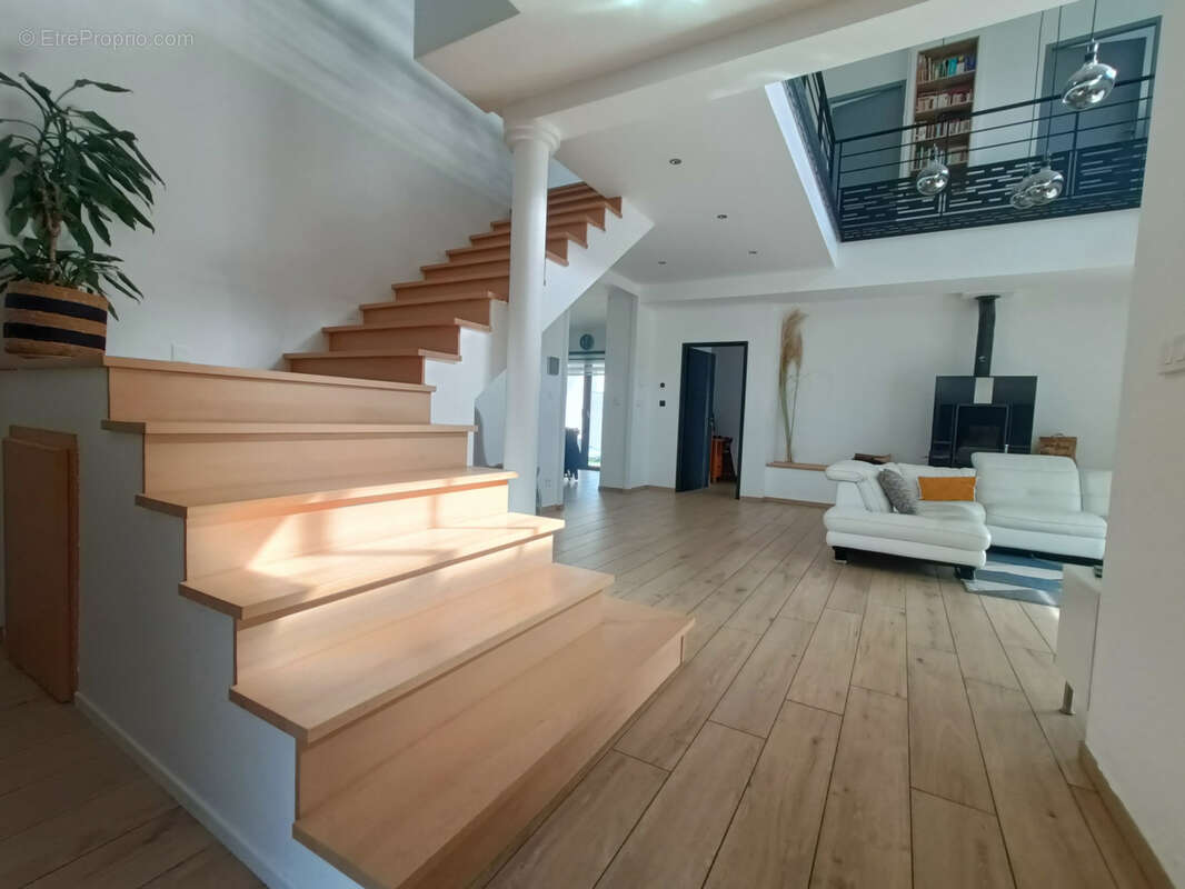 Maison à NOYAL-CHATILLON-SUR-SEICHE