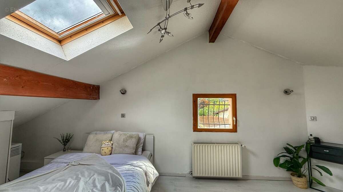 Maison à SAINT-ETIENNE-DE-CROSSEY