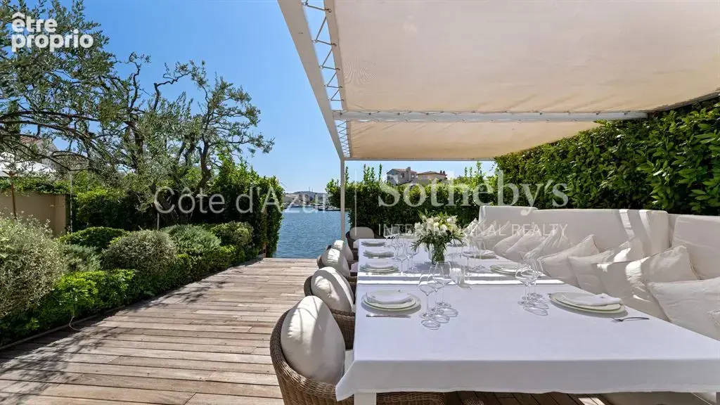 Port Grimaud, Maison de Maître de 538 m² avec piscine et deux amarrages privés de 24 mètres - photo 6