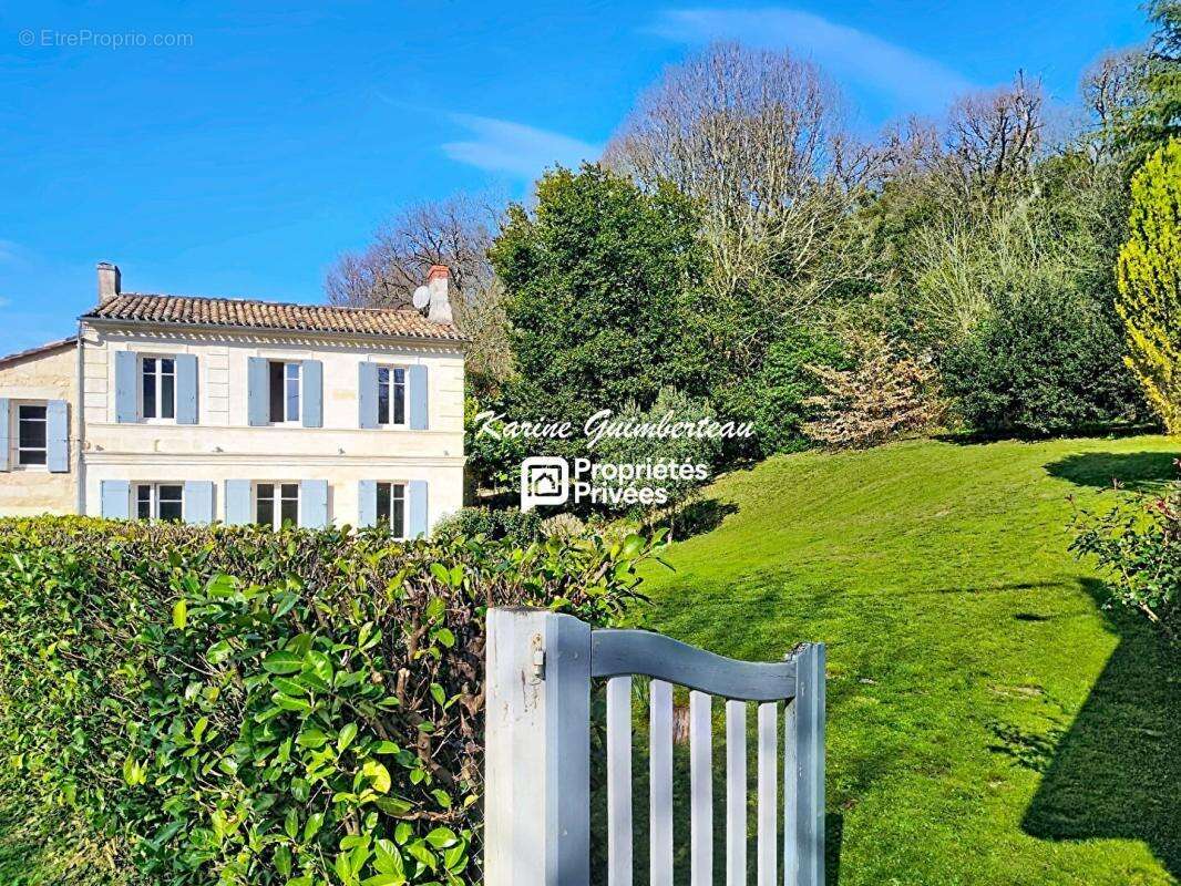 Maison à FRONSAC