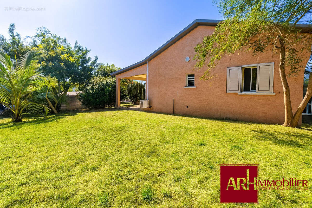 Maison à L&#039;ETANG-SALE