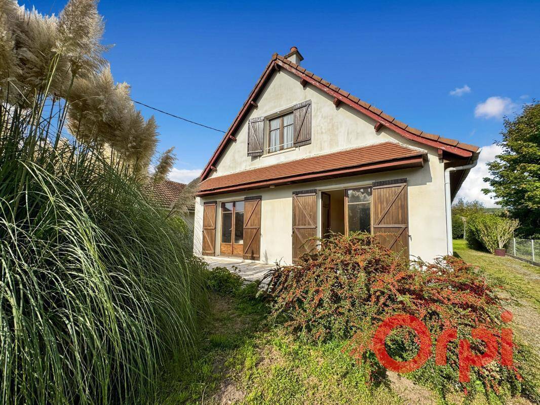 Maison à SAINT-AMAND-MONTROND