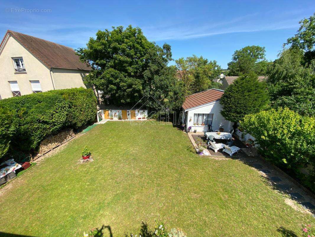 Maison à BONNIERES-SUR-SEINE