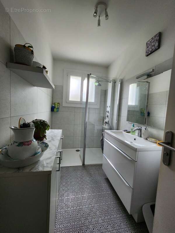 Maison à LE CHATENET-EN-DOGNON