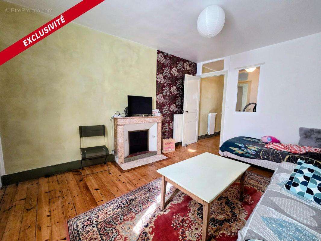 Appartement à SAINT-JEAN-D'ANGELY