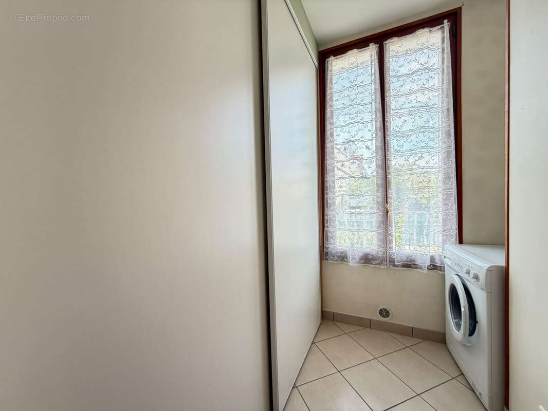 Mitry-le-neuf - pavillon de plain pied - 2 chambres - 1 cave et un joli jardin - photo 10