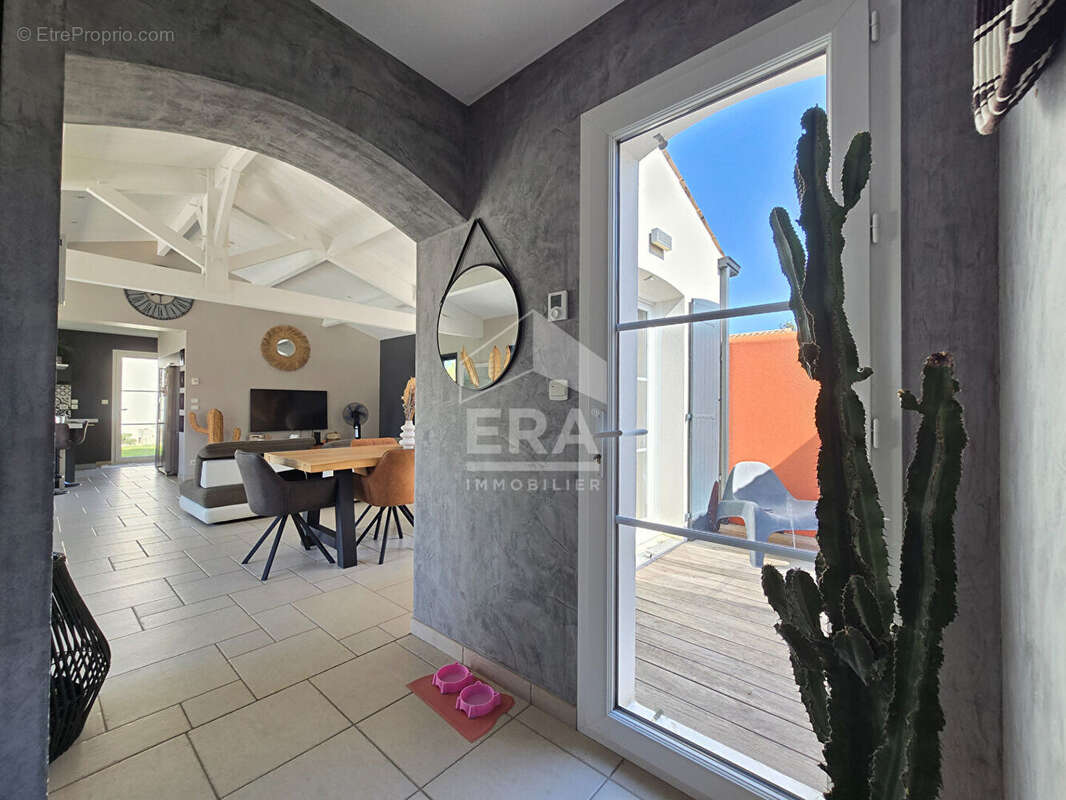 Maison à SAINT-SAUVEUR-D&#039;AUNIS