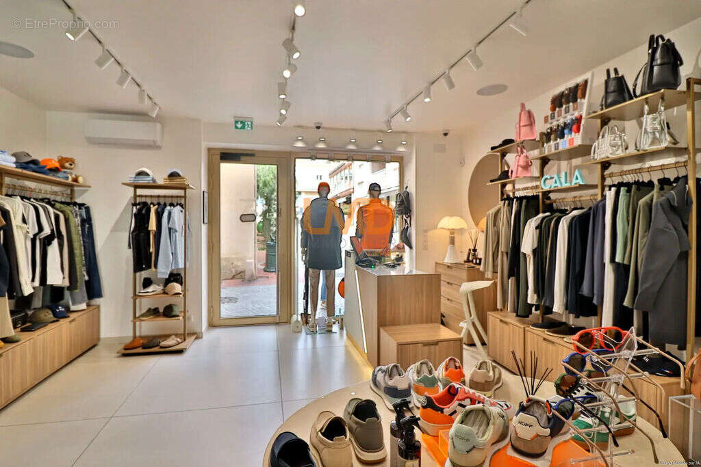 Commerce à SANARY-SUR-MER