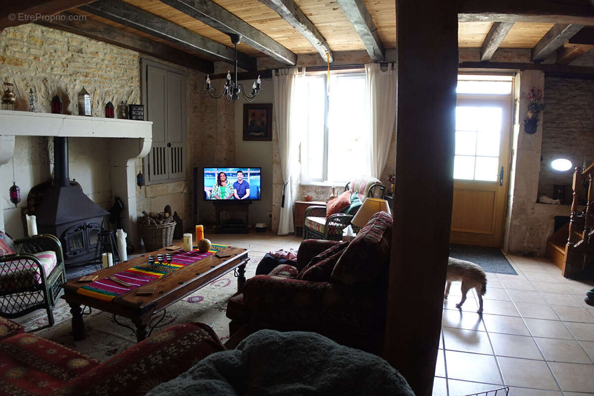 Maison à CHAMPNIERS