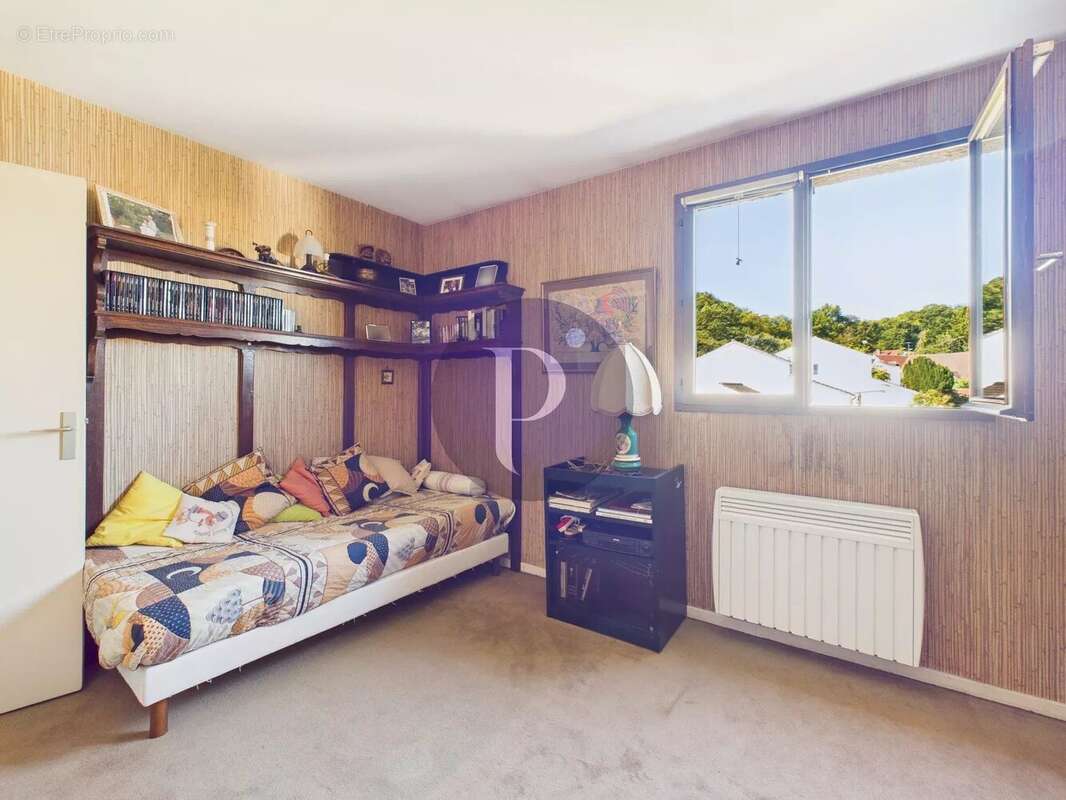 Maison à VERRIERES-LE-BUISSON