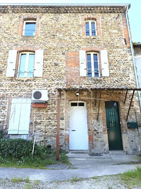 Maison à SAINT-UZE