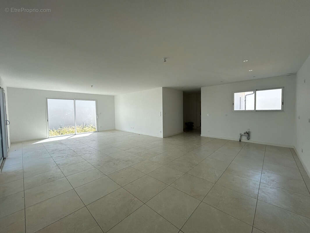 Maison à VAUX-SUR-MER