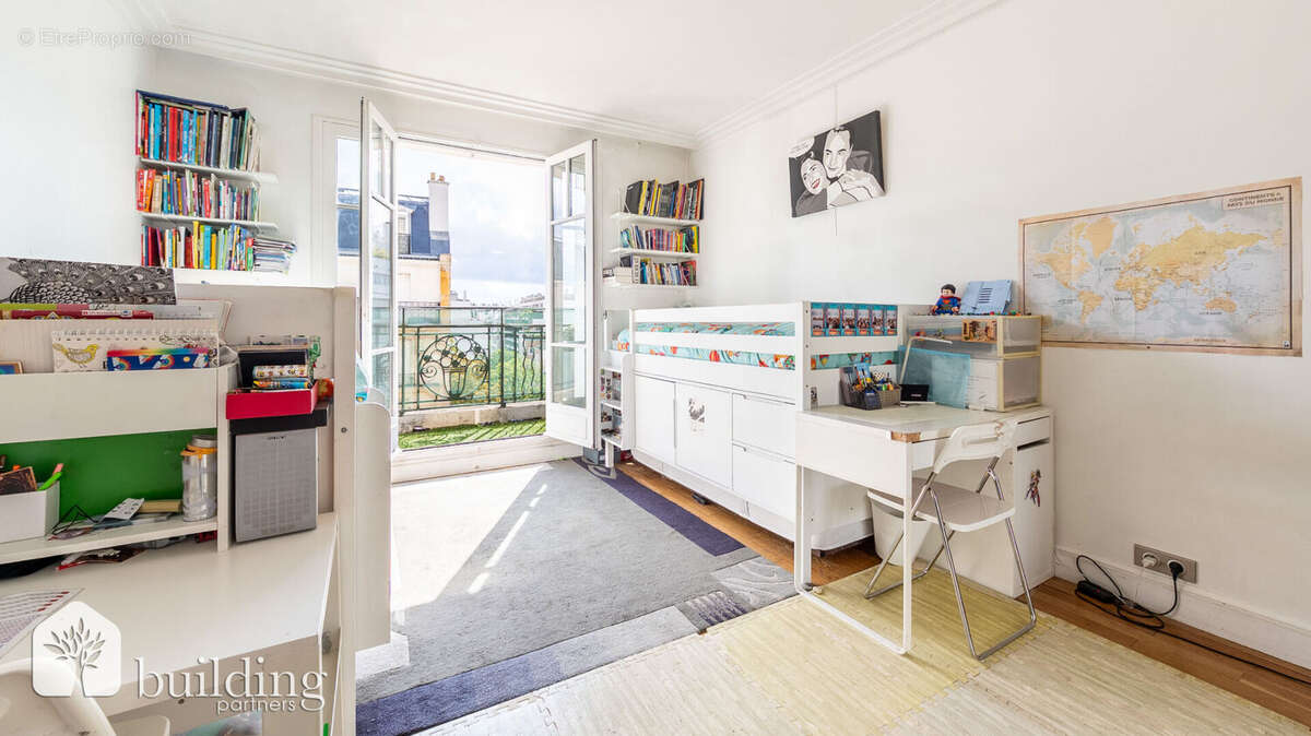 Appartement à PARIS-16E