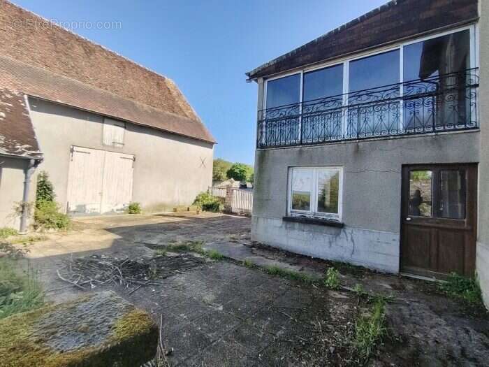Côté Terrasse - Maison à CHATELUS-MALVALEIX