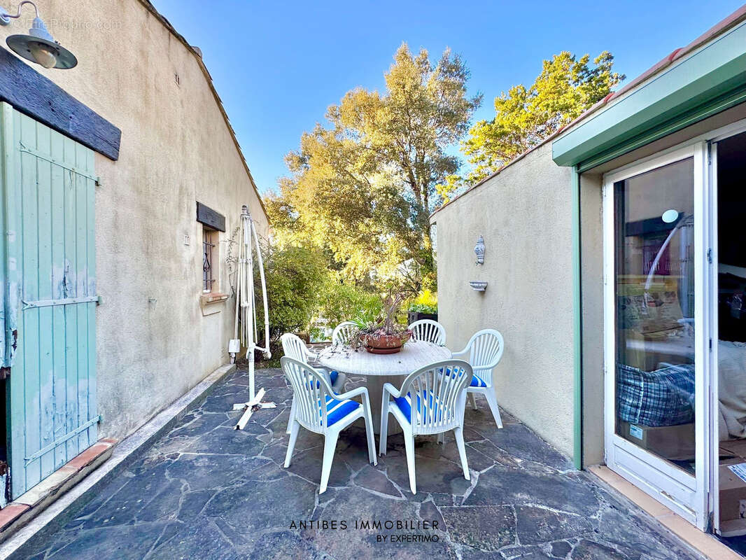 Maison à LA GARDE-FREINET