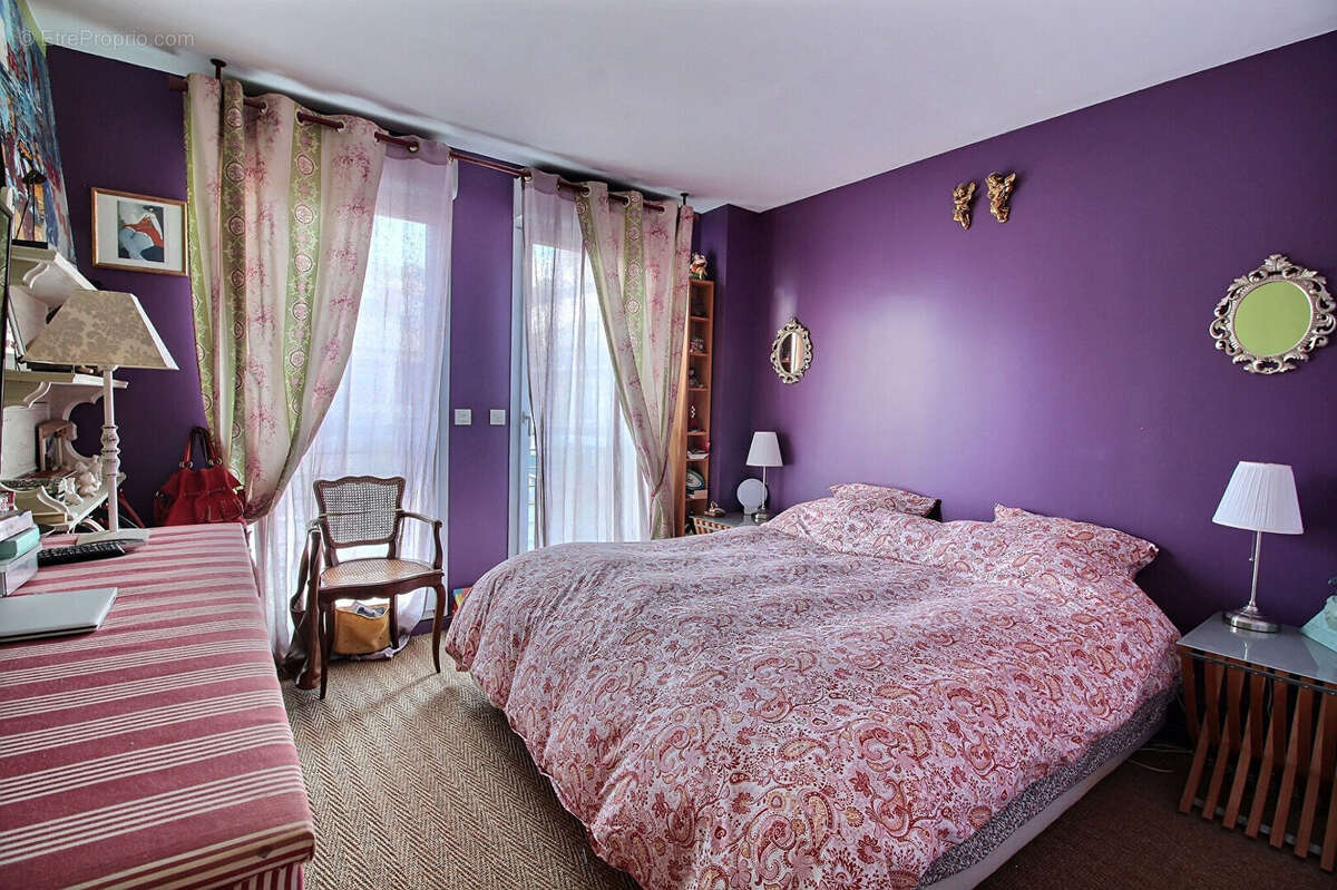 Appartement à LA GARENNE-COLOMBES