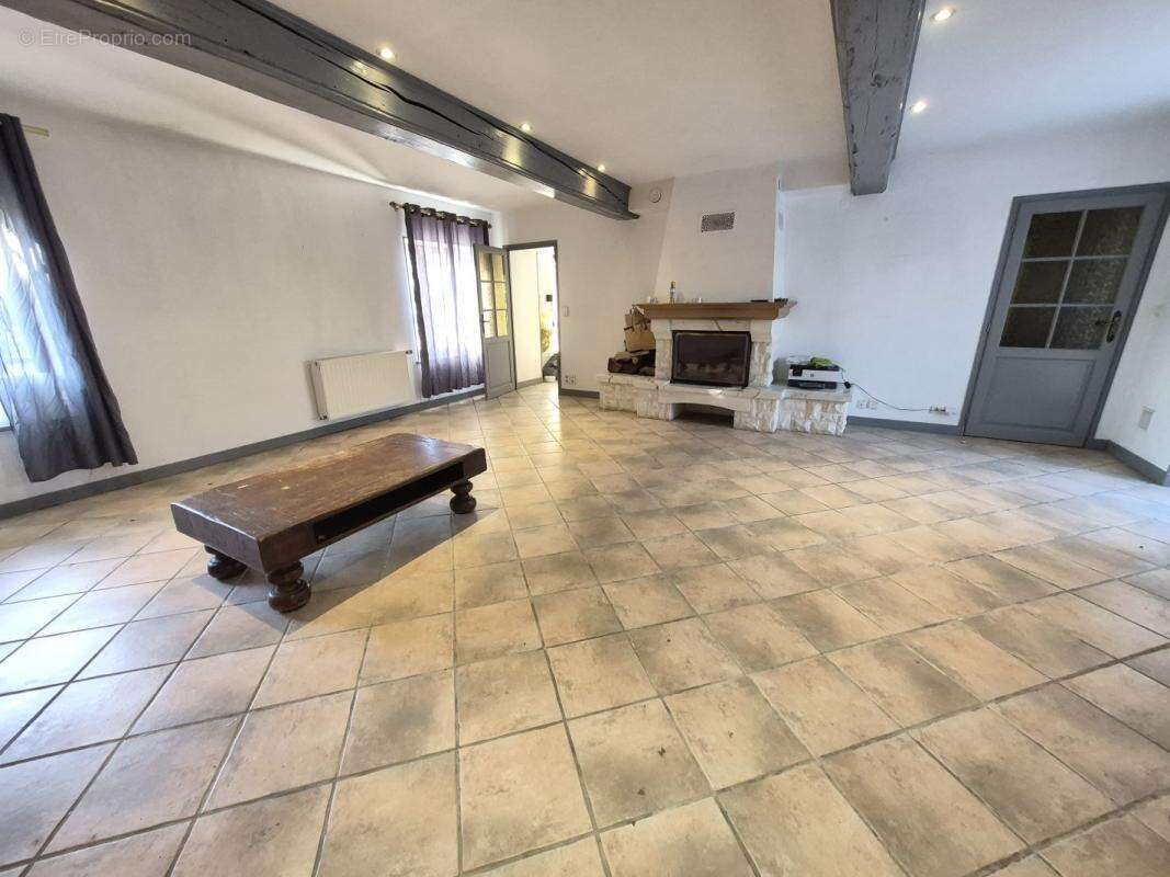 Maison à SAINT-PAUL-DE-VARAX