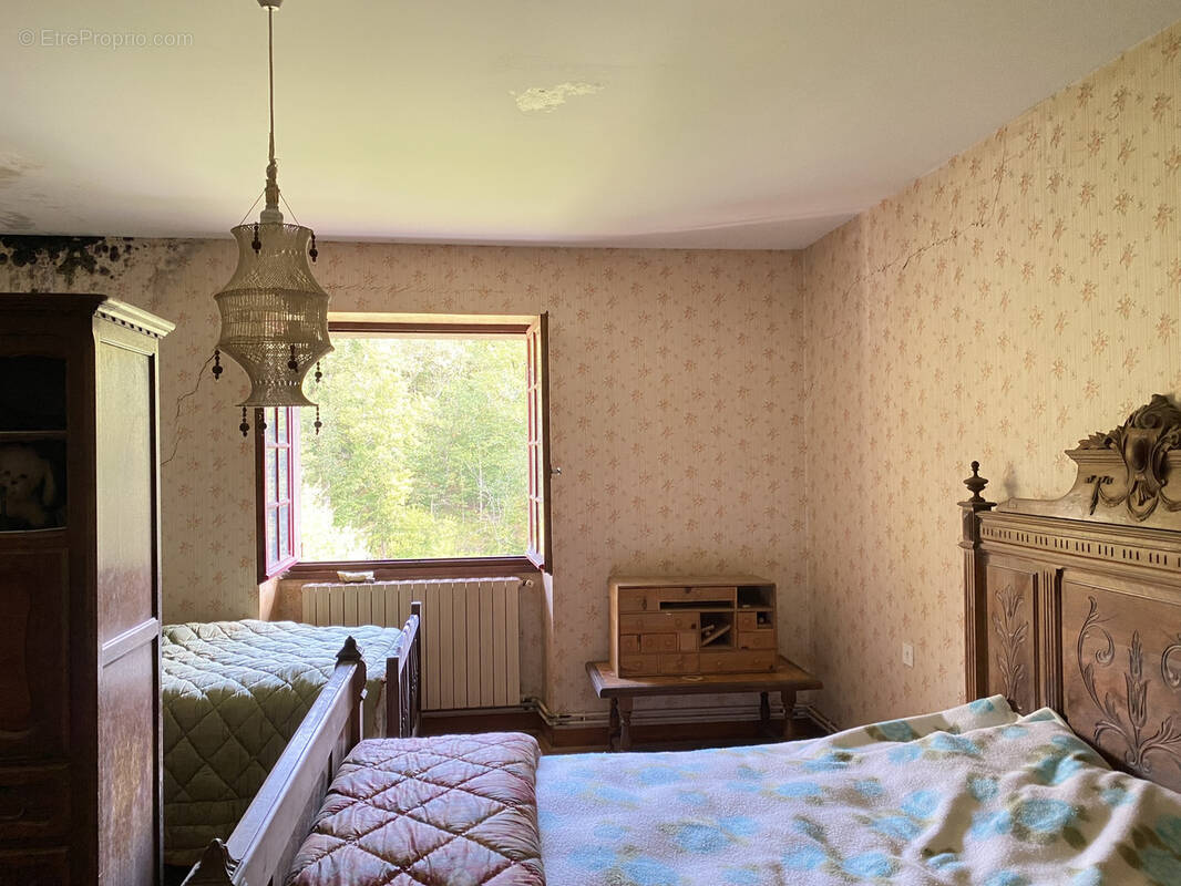 Maison à CHAMPAGNAC-DE-BELAIR