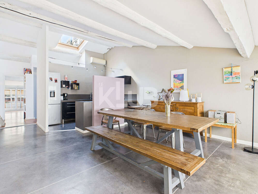 Appartement à MARSEILLE-6E