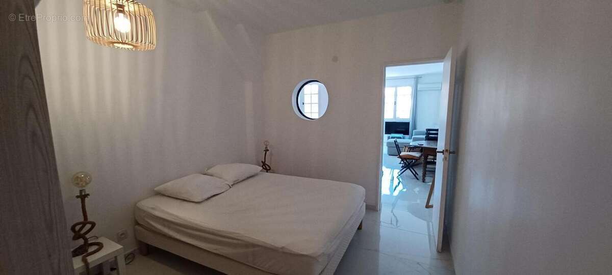 Appartement à SAINT-CYR-SUR-MER