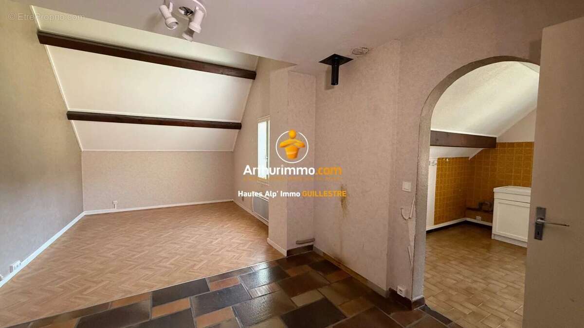 Appartement à SAINT-CREPIN