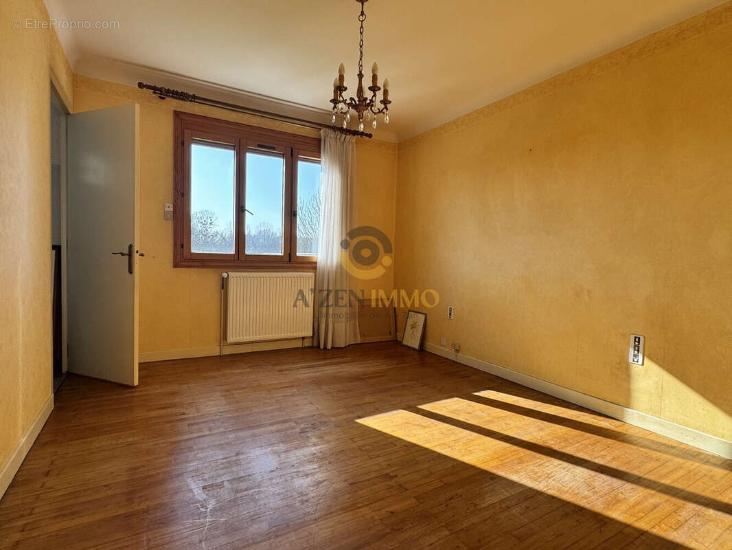 Maison à SECONDIGNY