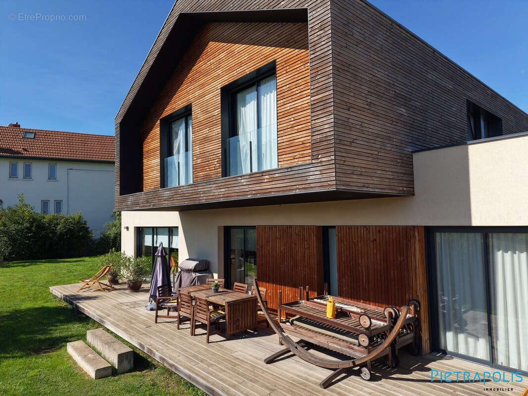 Maison à FLEURIEUX-SUR-L'ARBRESLE